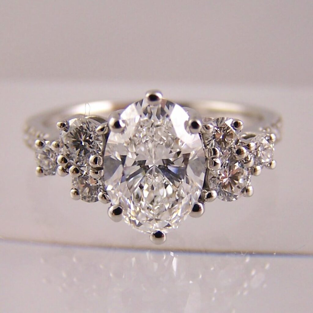 2.00ct oval Diamond with round shoulder